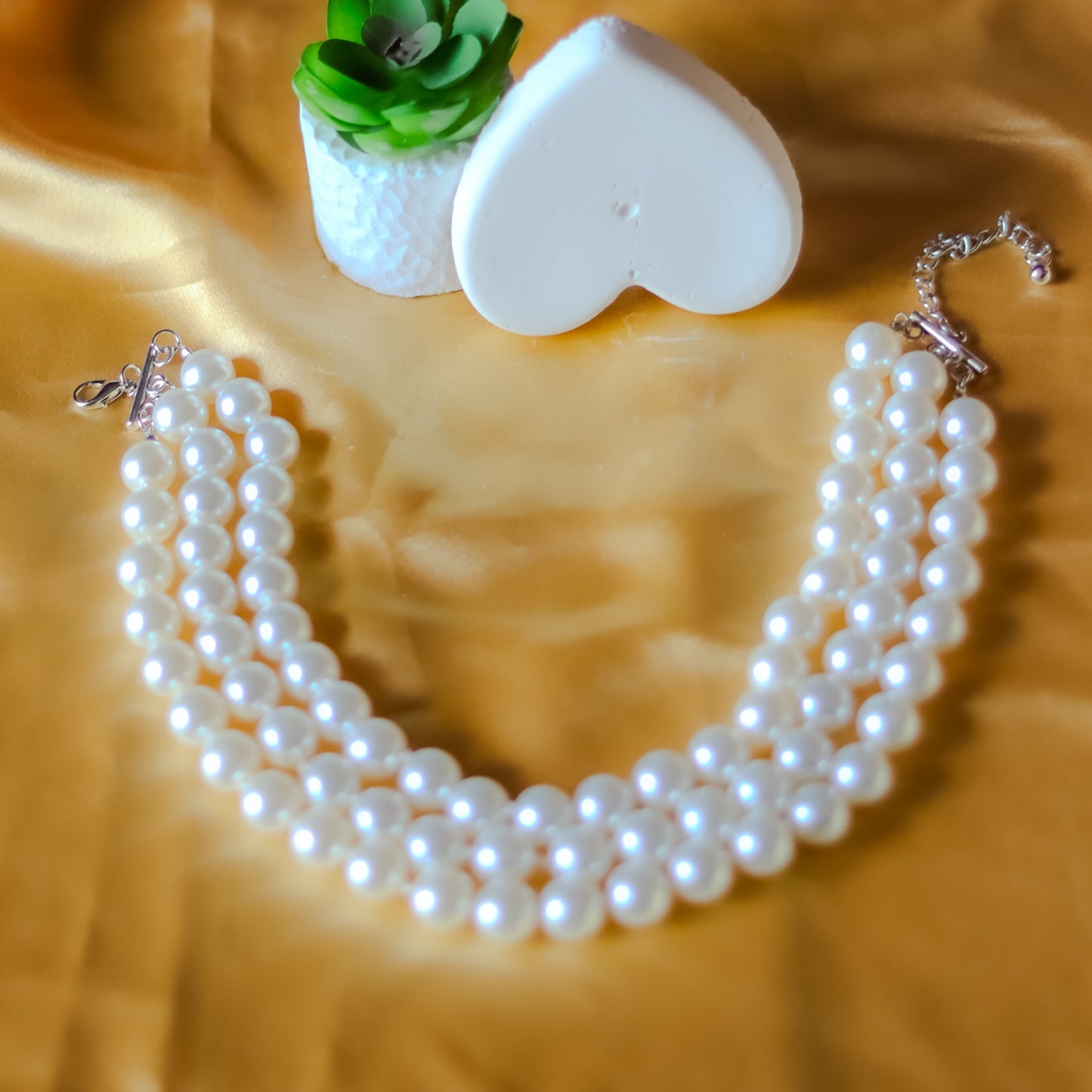 Glamour Triple Pearl Necklace